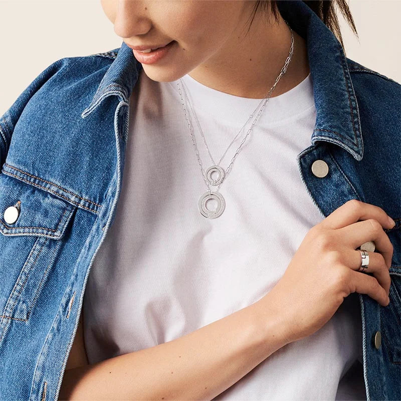 Dinh Van Necklace 723204 mmodel