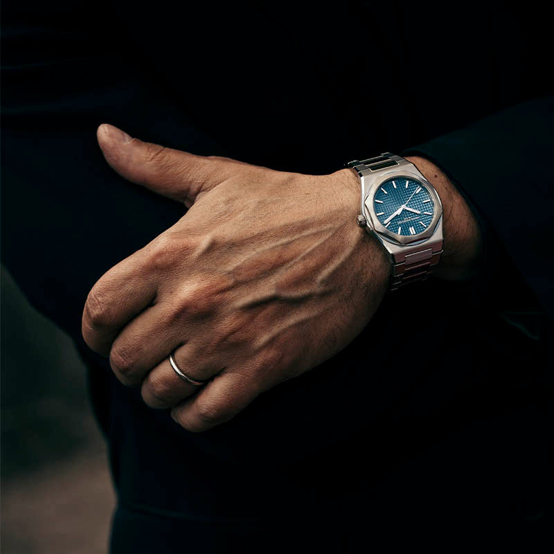 Girard-Perregaux Laureato Fifty 39 81008-11-3530-1CM