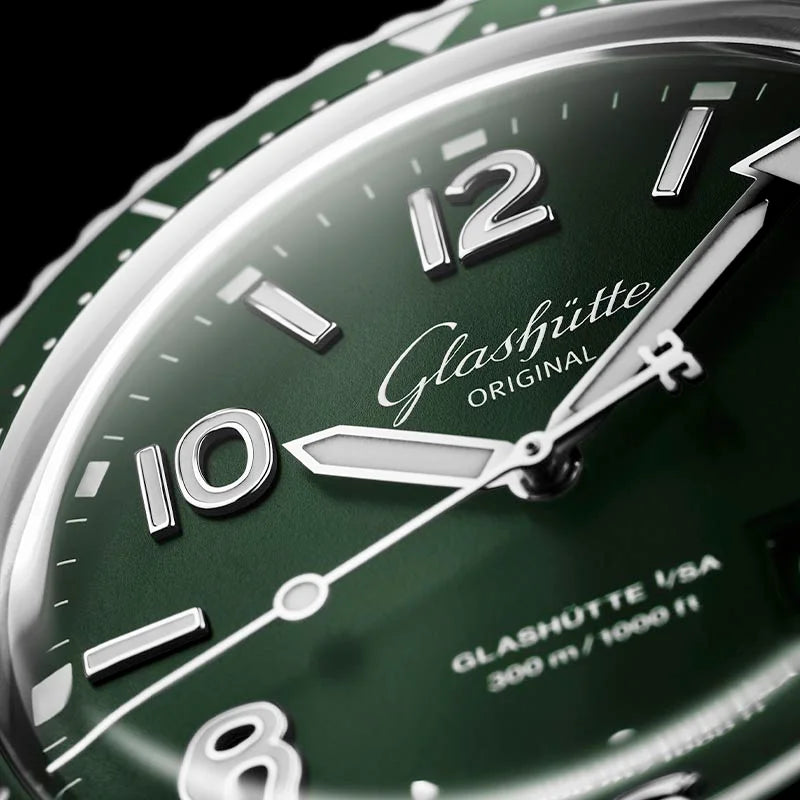 Glashutte Original W13613078334 close up