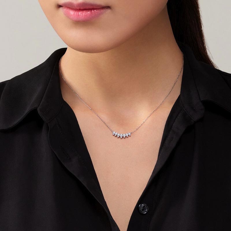 Hearts On Fire Necklace HFPAERLE00348W model