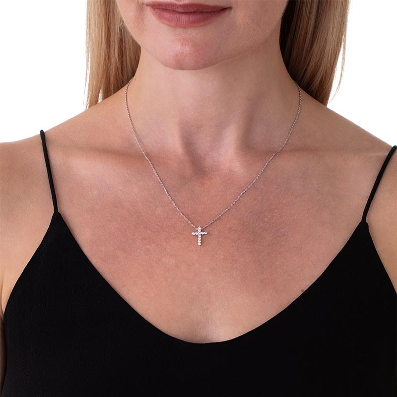 Hearts On Fire Necklace HFPSIGCR00328W model