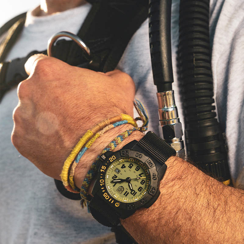Luminox Navy Seal Foundation 42 3517.NSF.SET