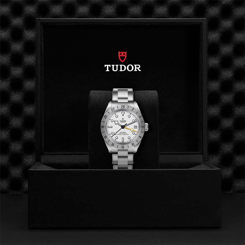 TUDOR Black Bay Pro 39 M79470-0004