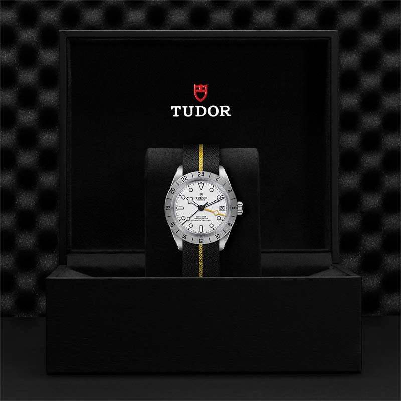 TUDOR Black Bay Pro 39 M79470-0005