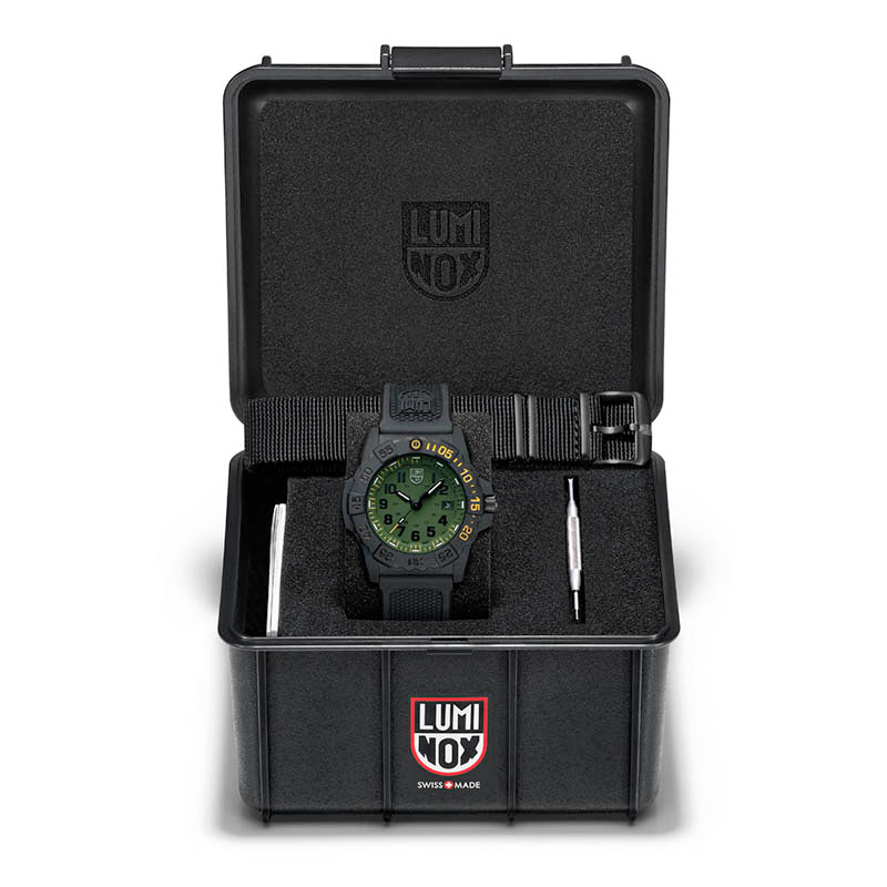 Luminox Navy Seal Foundation 42 3517.NSF.SET