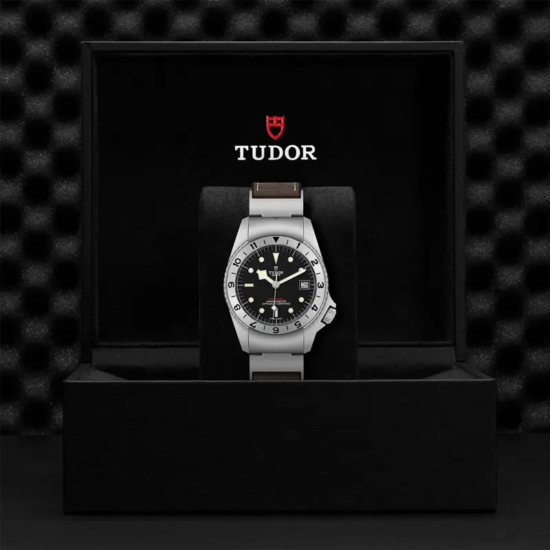 TUDOR BLACK BAY 70150 RUBBCALF 1