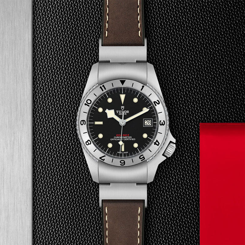 TUDOR BLACK BAY 70150 RUBBCALF 2